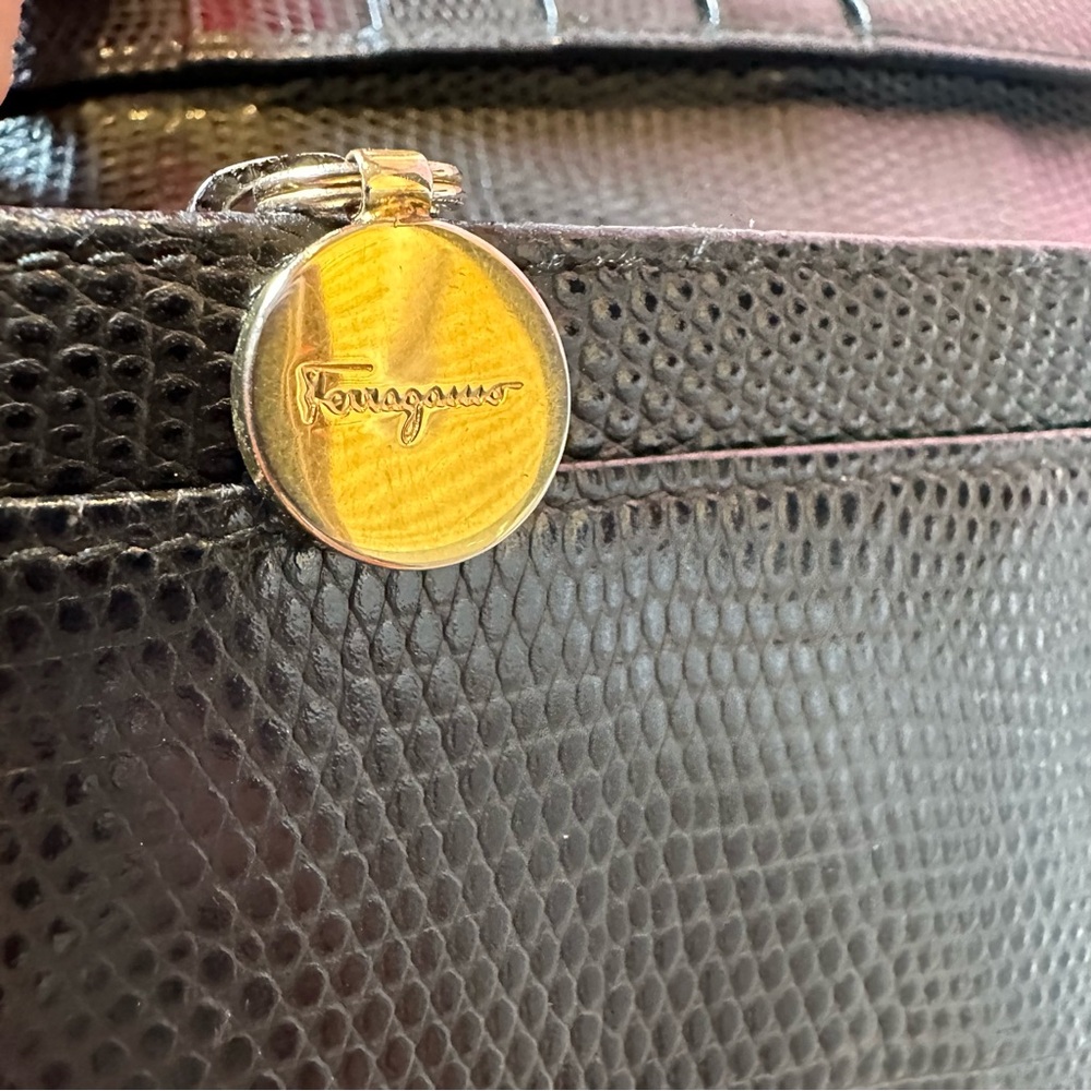 Salvatore Ferragamo Vintage Vara Ribbon Black Bi-fold Continental Wallet EUC - Picture 13 of 14